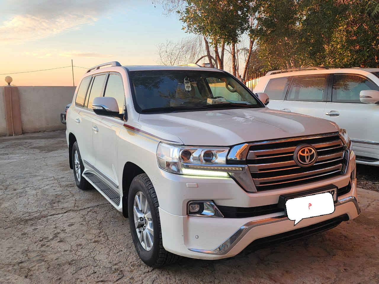 السلام عليكم للبيع لاندكروز موديل 16 
بريم اصل ام DVD رقم اربيل بسمي مكفوله  
***********
