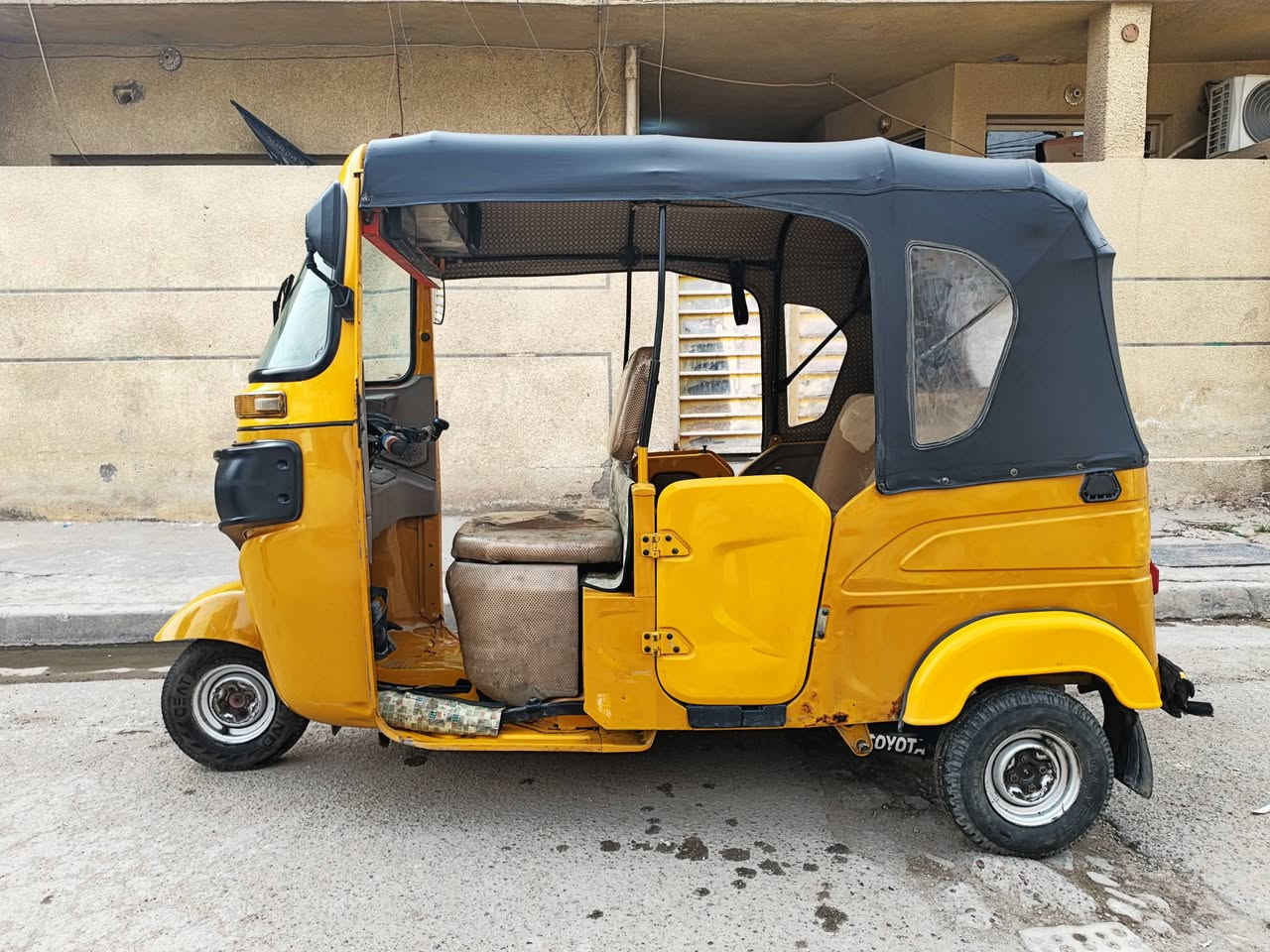 السلام عليكم تكتك 2021
رقم بغداد تحويل ثاني يوم بأسمي
مكينه مكفوله برغي ممفتوح
مكان بغداد الدوره ابودشير
رايدها ب 8500 وبيها مجال 

بغداد الدوره ابودشير

***********
