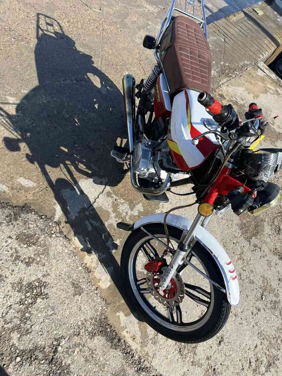 سلام عليكم دراجه سيفان للبيع مديل ٢٠٢٤ مكفوله من محرك من كهرباء دراجه مكفوله من سرقه أوراق كامله مكان دراجه ديالى كنعان استفسر على هذا رقم ٠٧٧٧٢٤٠٨٠٧😎


**إذا كنت صاحب هذا الإعلان وتريد حذفه لأي سبب، رجاءا أرسل رسالة إلى الدعم الفني**