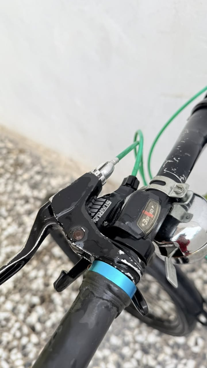 سلام عليكم

للبيع دراجة هوائية جبلية هجين ماركة Focus الألمانية، قوية ومناسبة للرياضة والاستخدام اليومي.  
الحالة نظيفة جداً تقريباً 95%.

🔹 المقاس: 26 – حجم M  
🔹 عدد السرعات: 27 سرعة (3×9)  
🔹 فرامل دسك  
🔹 جميع التفاصيل موضحة بالصور

💰 السعر: 290 ألف – بيه مجال بسيط

📍 الموقع: بغداد – البلديات  
🚫 لا يوجد توصيل

📞 الهاتف: ***********  
📱 *متوفر واتساب
