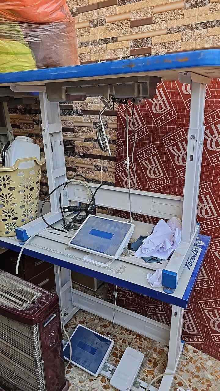 غراض مشغل مع مكنتين خياط واوفر خمس ابكار وتعاليك وملكانات وابكار مكاص  للبيع مكاني نجف كوفه 
***********
