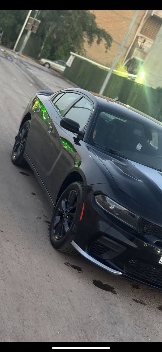 جارجر. 2023

لون اسود ♠️♠️♠️♠️

العداد: 32مايل

رقم أربيل الجديد وكاله تحويل مجانا

المحرك : V6.  3.6L 

سياره جديده بمعنى الكلمه 

المواصفات عاديه  

شاشه كبيرة مع نظام ملاحة GPS 

 مقعد السائق كهربائي 

 حساسات مع مانع تصادم خلفي . 

 تشغيل عن بعد 

 ستيرن كهربائي 

 محدد سرعة 

 تلفون بلوتوث 

 كاميرا خلفية 

 مرايا متحسسة للاضاءة العالية 

الحادث بنيد صبغ حادث سطحي 
بل كيلون ومحدثه GT

وتعديل بل حوض بصيط 
السياره فو ويل مو توويل 

السعر23300$$$$

وخابر وتدلل***********
