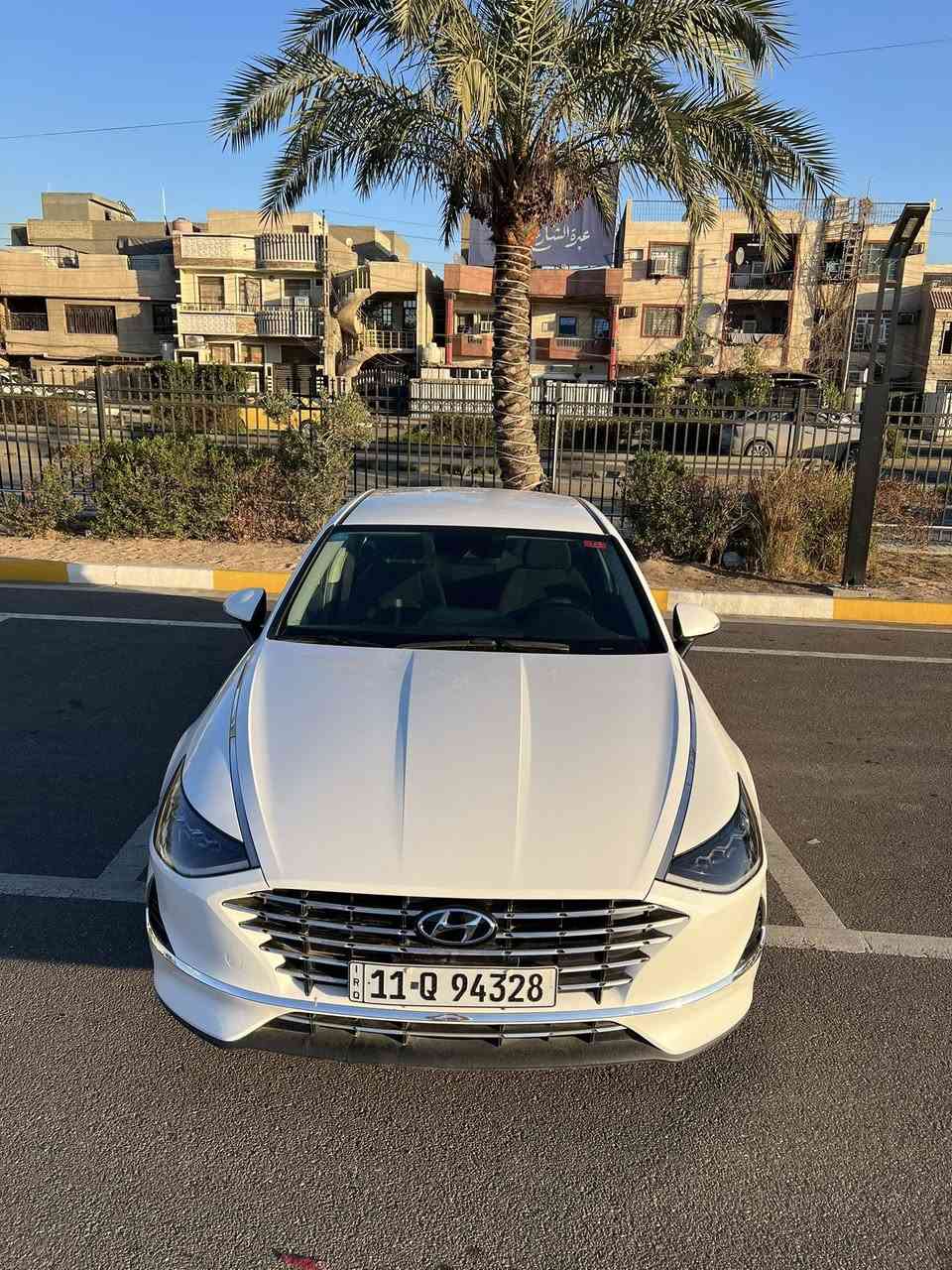 سوناتا هايبرد فئة بلو 2023 بيع فقط بدون مراوس
• وارد امريكي صور الحادث بالمنشور بدون صبغ  تبديل بابتين اصلي مال وارد وشديتهن 

 نفس لون 

عداد مسافة 32 الف السعر 183 وبيه مجال للشراي غير متواجد على فيس فقط اتصال ***********

• محرك 2000 هايبرد

• 4 وضعيات قيادة 

•  بصمة  (أبواب، تشغيل، جنطة).

•  التشغيل عن بعد.

• رادار أمامي ورادار جانبي (نقاط عمياء).

. تنبيه الخروج عن المسار 

• نظام التوقف الذاتي ونظام تحديد المسار.

• شفتات تحكم بالسرعة خلف المقود (ستيرن).

• لايت زنون (عالي وناصي) بنظام 4 عدسات.

• نظام أوتو هولد (Auto Hold) وسايد بريك إلكتروني (دكمة).

• شاشة كبيرة مع كاميرا خلفية دوارة.

• نظام تكييف قطعتين مع تحكم منفصل.

• صندوق ذكي يفتح تلقائياً عند الاقتراب من السيارة.

• إشارات بالمرايا الجانبية وويل كب بلادي.

حالة البدي والضرر:

• السيارة  إيرباك 2 كشن وبردة وراجع سستم وكالة 

•  تبديل قطع وبدون صبغ.

المكان:

بغداد - السيدية
