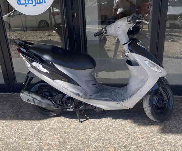 دراجه حلوه ونضيفه كلشي بيهه شغال مستعجل على بيعتهه 500 العنوان الكراده ساحت الواثق ***********
