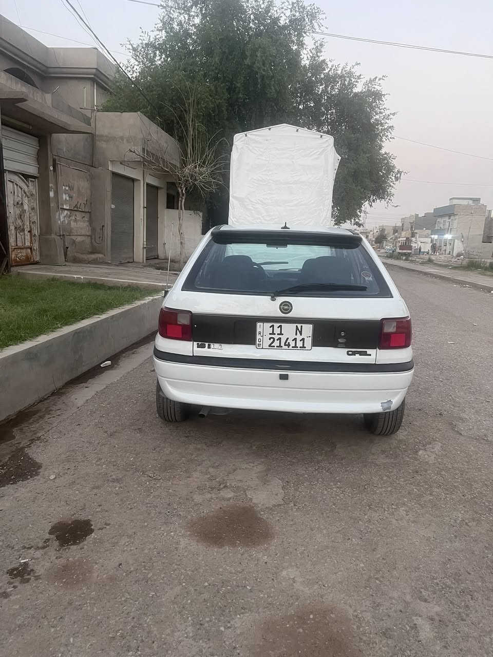 اوبل استرا للبيع موديل1992 شرط لا صرف لا بخار سياره جاهز من كل النواحي  مكان السيارة موصل حي الانتصار شارع 60 سعر 45 بي مجال 
لاتصال او واتساب ***********
