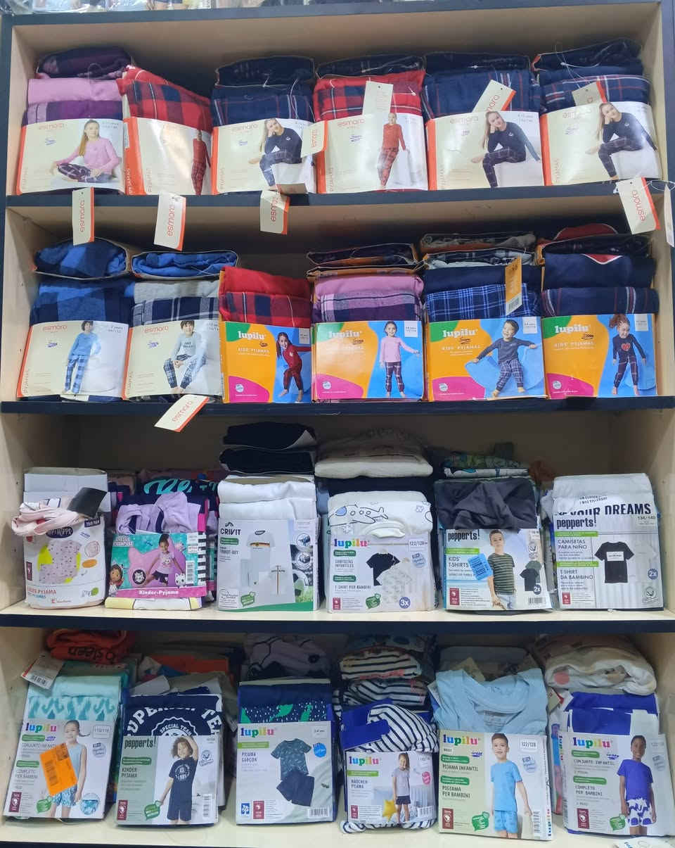 متجر مريومة للألبسة الالمانية الجديدة 
رجالي ... نسائي ... ولادي ... بناتي ... اطفال ... حديث الولادة
ماركات أوربية ... بأنسب الاسعار 
خدمة توصيل لكل المحافظات


**إذا كنت صاحب هذا الإعلان وتريد حذفه لأي سبب، رجاءا أرسل رسالة إلى الدعم الفني**