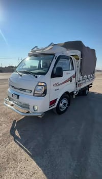 اللي يحتاج كيا حمل موجوده هذا رقمي 07773415579 وتواصلوا بيكم خير تدللو...