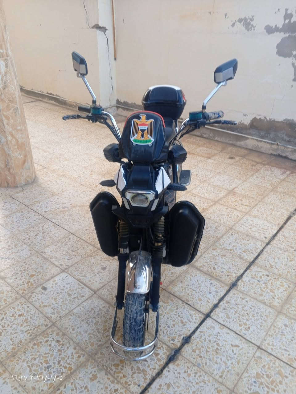 السلام عليكم ماطور هيوشه 24 نضيف كما واضح بصوره 
باتريات عل فحص بس بيها واحد تعبان كشر كفاله مثبت سرعه كير 4سرع الملف كفاله السعر 450 وبي مجال 
***********
