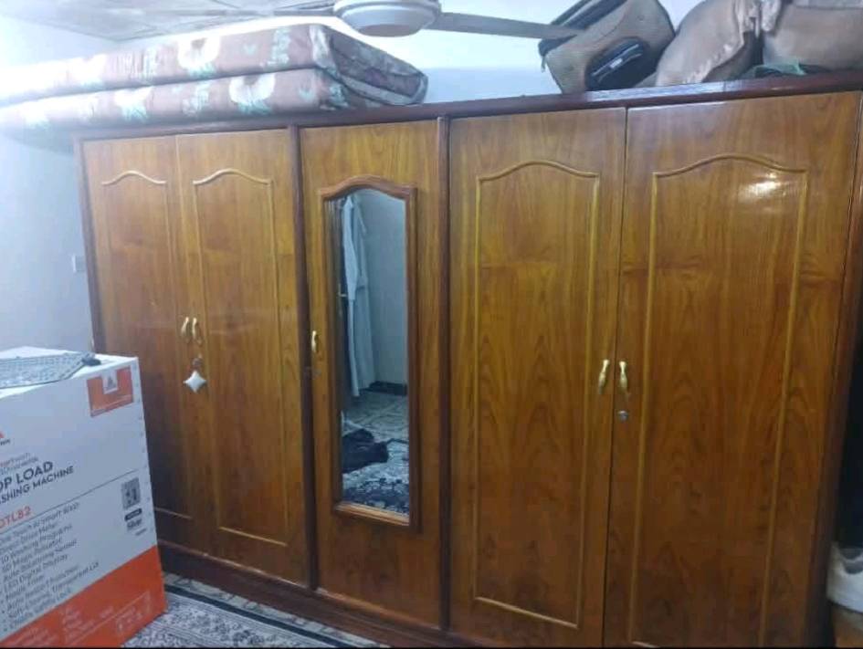سعره 450 وبيه مجال بيع مستعجل كون اليوم تاخذه بدون حجز رجاءا  غرفه صاج خارج وداخل اخت الجديده مابيه اي ضرر العنوان كربلاء سيف سعد