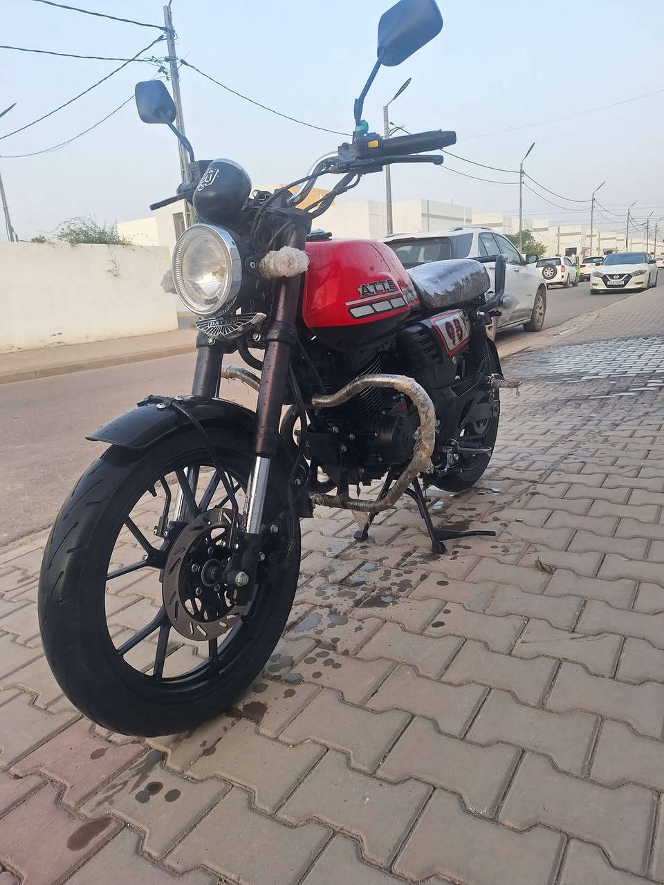 السلام عليكم دايوان لاتي للبيع موديل ٢٣ اوراق اصولي *********** استفسار خاص او علئ الرقم 
مكانها الكوت
