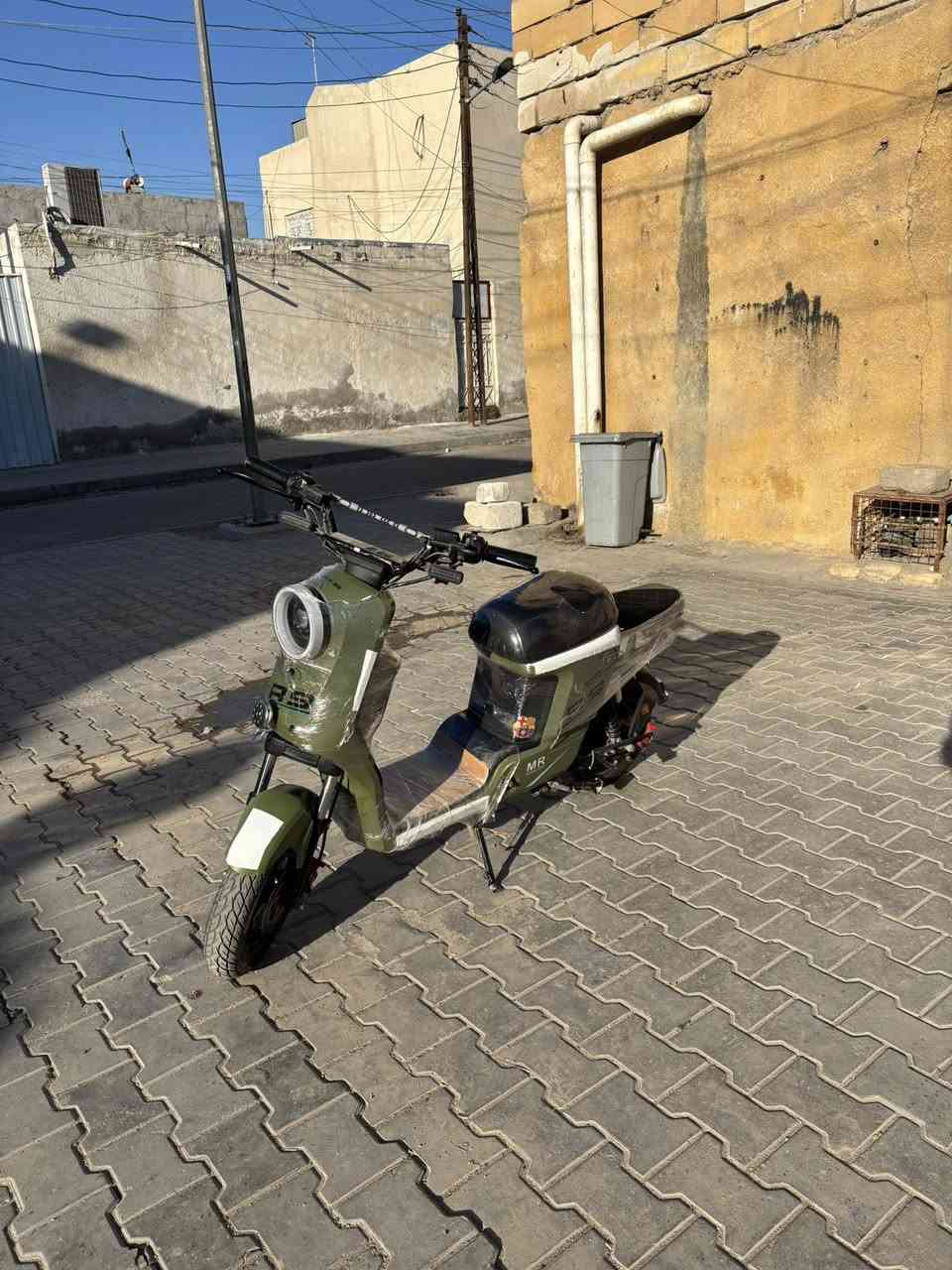 سلام وعليكم دراجه او 9 ويلي موديل 2025 دراجه مكفوله من اي شي دراجه جديده مال طالب مدرسه ما ماشيه حته 1000  ما واصله دراجه نضيفه الاستفار على الرقم *********** السعر 400 وبيه مجال بسيط  (ملاحظه) نقصه دواسه خلفيه فقط سعره 4 الف
