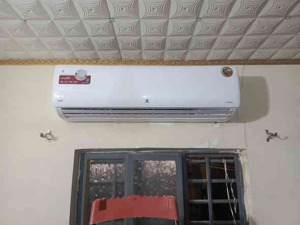 تم تنصيب سبلت نوع حافظ الى الاخ مهدي في مجمع حطين وتم تجهيزه من قبل معرض فراس البصراوي 
مستعدين لتنصيب وصيانة اجهزة التبريد مع ضمان جودة العمل 
الاتصال ع الارقام 
***********
***********
علاء اليساري
