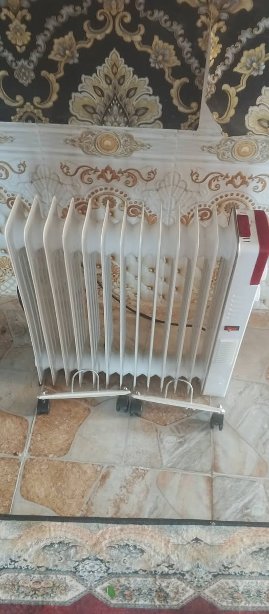 سلام عليكم صوبه زيتيه جديده ما مستخدمه كارتونه موجوده الحجم الكبير 12شمعه اسعر 60 وبيه مجال ***********
