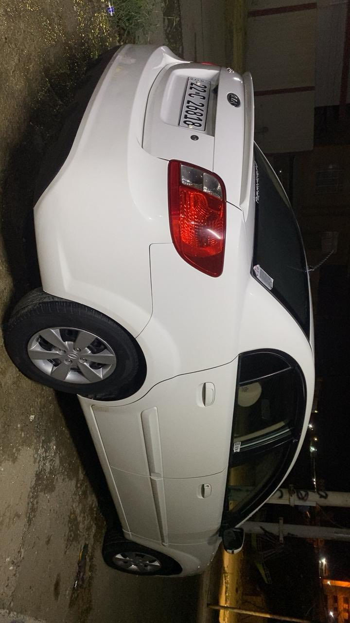 كيا ريو 2012
محرك ١٤ 
بدون ضرر صبغ فقط شبرين بالبوند غيرها ماكو 
سعر (١٠٠) وبيها مجال
رقم واتس ***********
اتصال ***********
