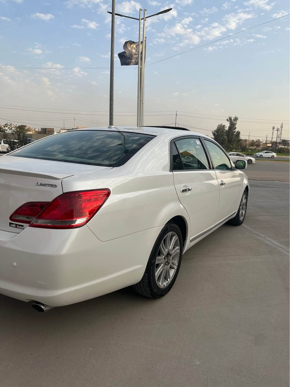 تويوتا افلون  موديل ٢٠١٠
خليجي فول مواصفات ٦بصمة كير محرك شرط مامفتوح بيها صبغ اقل من شبر بجاملغ امامي سايق بدون فتح بدون دواخل فقط صبغ 
سعر ١٤٦
***********
*********** كركوك, العراق
