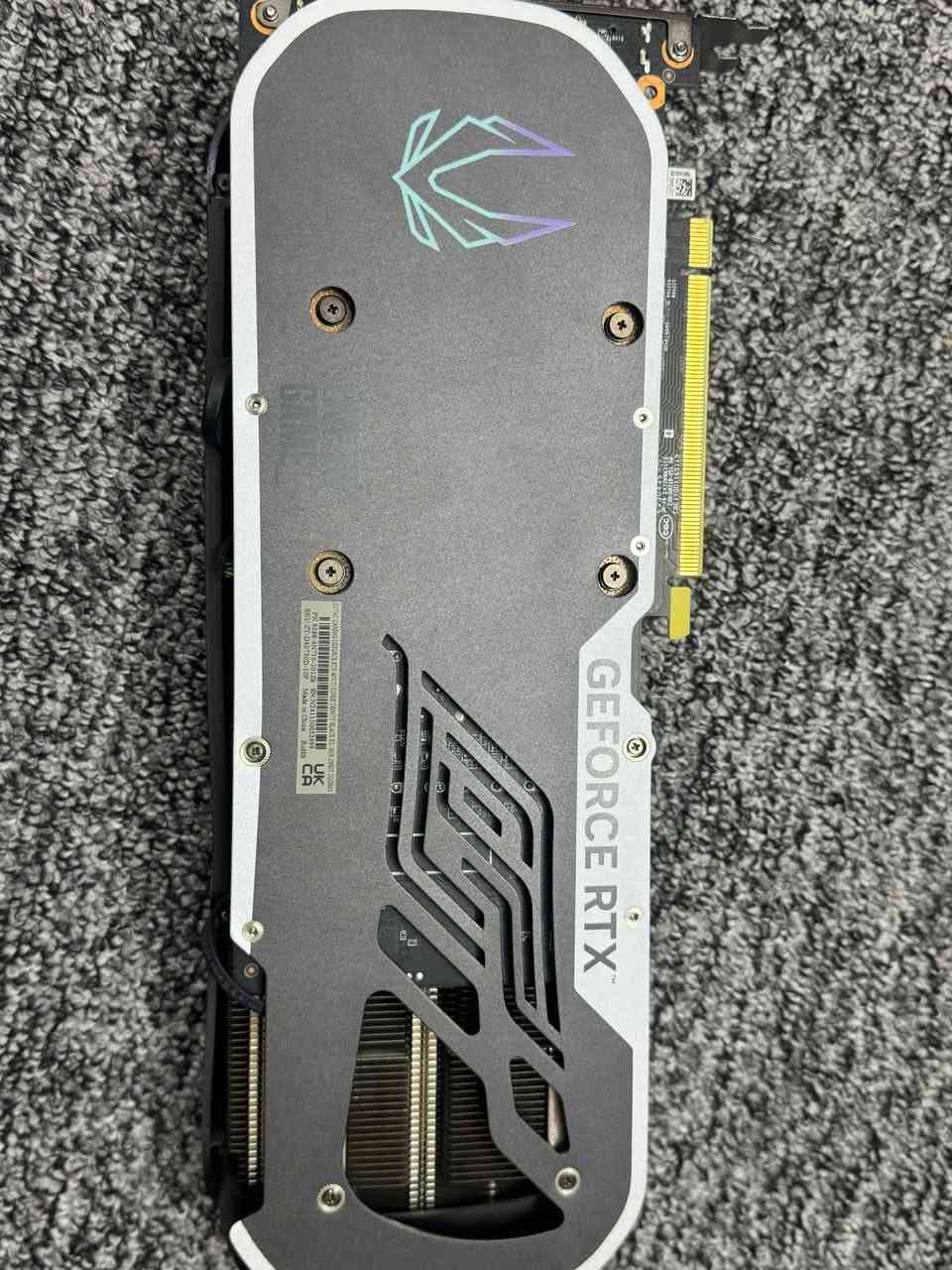 السلام عليكم
كرت شاشة 

ZOTAC GAMING

GEFORCE RTX

4070 Ti SUPER 16GB

DLSS 3 / RAY TRACING / REFLEX / STUDIO

الكرت استخدام جداً قليل وجداً نضيف الصور موضحة نضافة الكرت 1200 وبي مجال بسيط للشراي 
التواصل على الواتساب حصراً 
*********** واتساب

ادمن❤️
