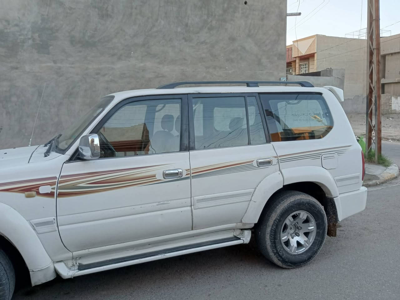 للبيع تويوتا لاندكروزر موديل (2007)، دبل، كير  أوتوماتيك، اللون أبيض. السيارة بحالة جيدة . بيها بعض الخدوش الخفيفة السعر  90قابل للنقاش للجادين فقط. يرهم. مصراوي حسب القناعه الهاتف /***********
