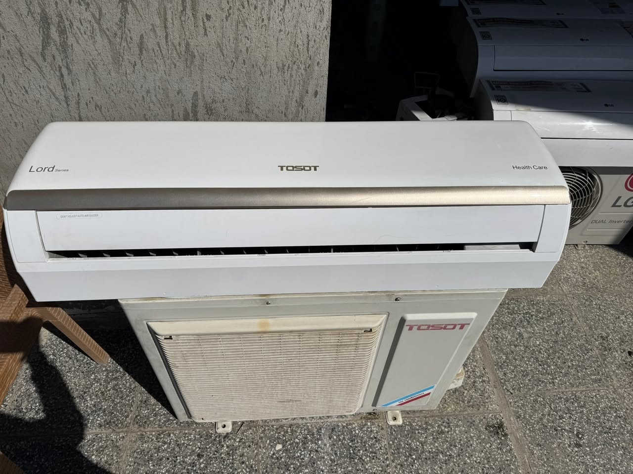 السلام عليكم
سبلت توسوت 2 طن
بلادي على وضع الشركة 
نضيف حيل مستعمل قليل 
برغي مابي نقص 
ملحقاتة كاملة اخذ وشد 
مغسول وجاهز
السعر 390 الف 
توجد خدمة توصيل
***********
