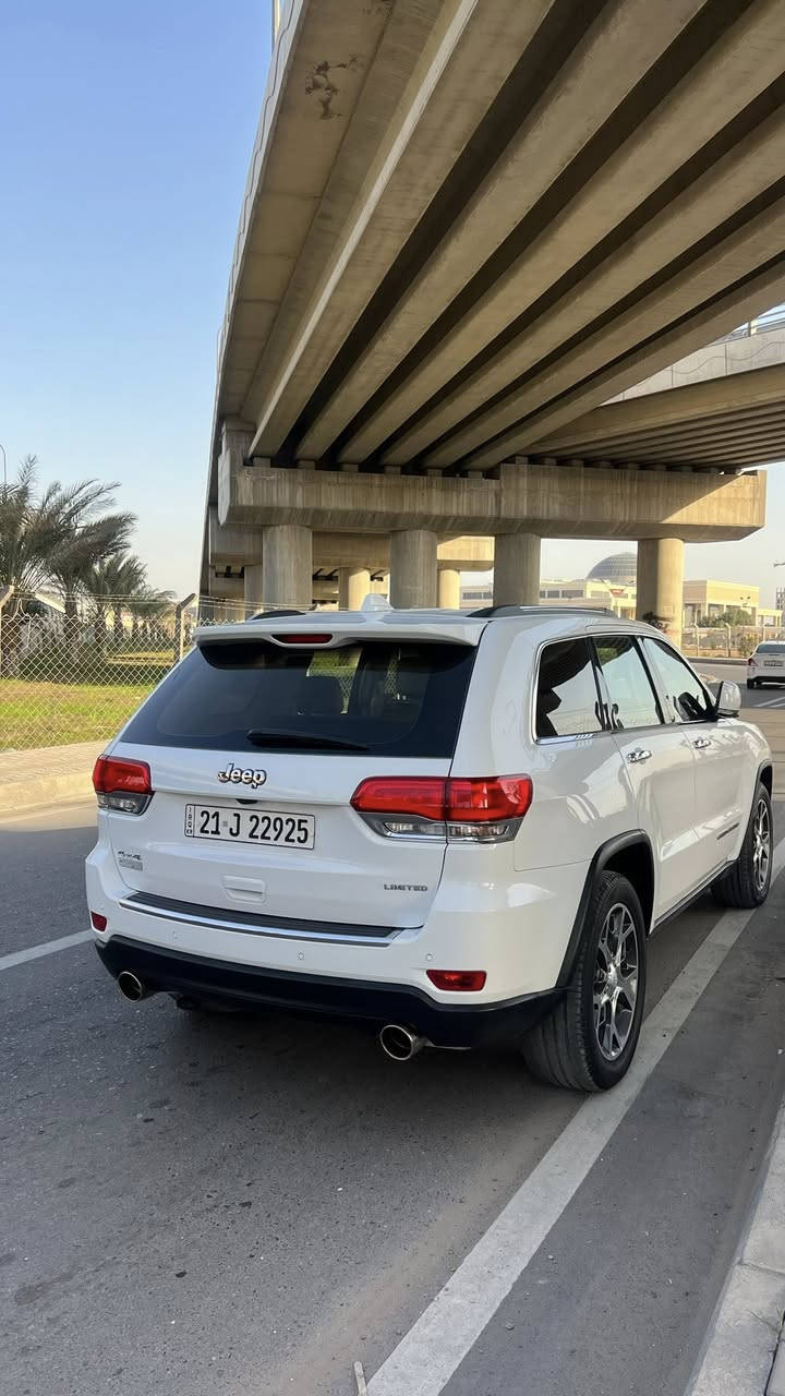 ً
جيب خليجي لمتد بلاص  2019 ثلاث شاشات 
الموديل: 2019. (خليجي) . 
المحرك : V6.  3.6L 
رقم سليمانية هزه وسنويه ورقم الجديد
السياره بيه صبغ شويه ب الباب السايق 
المواصفات :
* دفع رباعي 4x4 . 
* شاشات خلفية . 2
* مشغل اقراص CD/DVD . 
* تحذير النقطة عمياء ⚠ .
* ويل قياس 20 انج .
* سقف بانوراما . 
* شاشه كبيرة 8.4 انج . 
* نظام الخرائط (GPS) .
* ستيرن كهربائي . 
* المصابيح الأمامية زنون .
* كشافات الضباب زنون .     
* تشغيل عن بعد .
* صندوق كهربائي ..
* حفظ وضعيات الجلوس (ميموري) . 
* المقاعد الأمامية كهربائية .
* المقاعد الأمامية تبريد وتدفئة .
* المقاعد الخلفية تدفئة .. 
* حساسات أمامية . 
* حساسات خلفية . 
* كاميرا خلفية .
* تدفئة ستيرن . 
* بخاخ ماء على المصابيح الامامي..
* مرايا متحسسه للضوء العالي . 
* مانع تصادم خلفي .
* بلوتوث تلفون . 
* محدد سرعة . سقف بنوراما فتحتين
* نظام التشغيل والاطفاء الاوتوماتيكي ( Auto Start System ) .
* نظام بريك اوتماتيكي ( Auto Break System )
جديده جدا 
فول واحد ع واحد 
السعر ٢٦٨  وبيها مجال قليل
***********
