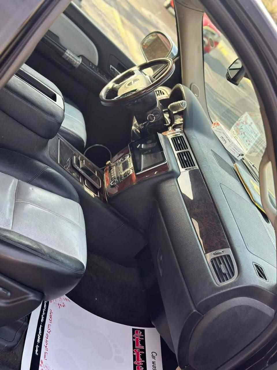 جمسي يوكن ٢٠١٢
فتحه سقف تشتغل عن بعد شاشه اماميه وشاشه وسطيه كشنات جلد كهرباء خزن كشنات وهيترات بلكشنات تسخين ستيرن وتحكمات استيرن مري شفط دوسات كهرباء جنطه كهرباء حساس خلفي كراسي قلاب كهرباء سعرها 80 وبيها ***********مجال قليل تفاصيل اكثر خاص
