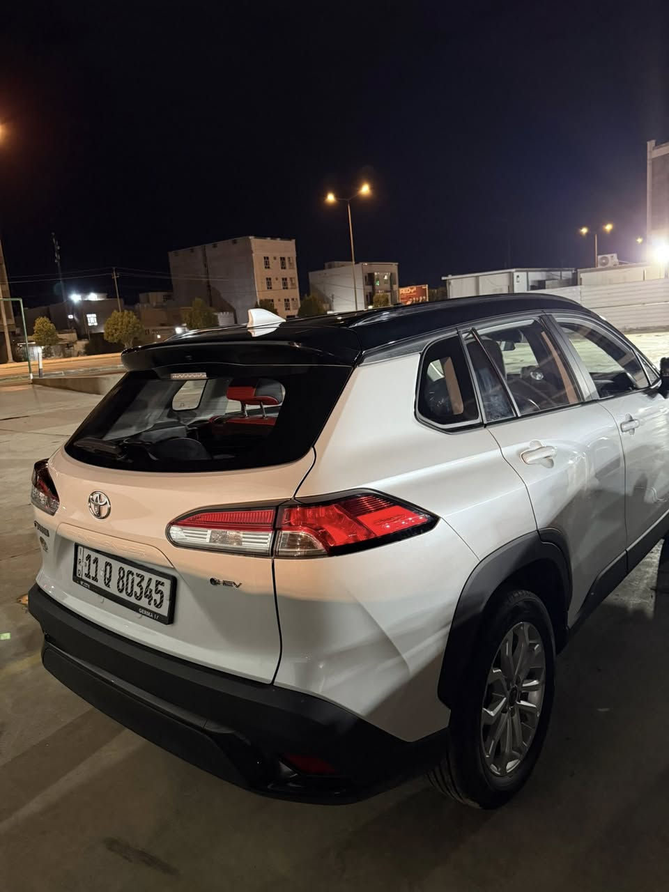 السلام عليكم 

فرونت لاندر 2025
محرك 2000
تو كلر (ابيض+اسود)
رقم بغداد بأسمي
ماشية 19 الف 
كشن جلد 
تبريد قطعتين 
كشن السائق كهرباء 
قيادة ذاتية 
وباقي المواصفات معروفة
السيارة في حالة الزيرو 
مكفولة من كلشي 
السعر 28 مليون و900 الف 
التواصل على الخاص او على الرقم ***********
