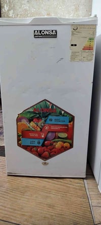 ثلاجه 5 قدم ALONSA للبيع نضيفه  للاستفسار اتصل او واتساب  07700567547 ...