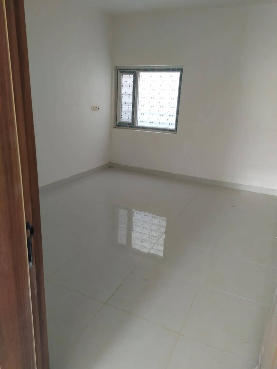 السلام عليكم
مشتمل طابق أرض للايجار
٢غرف نوم هول ومطبخ وصاله ومجمع صحيات وكيلور وكراج سيارة
العنوان
حلة حي الجامعة ( التصنيع)
مساحة ١٥٠ م
للاستفسار*********** ابورامي لبيع وشراء العقارات في بابل مكتب البيت الأمين حلة نادر الأولى قرب آسواق الجمل ملاحظة نستقبل جميع عروض البيع والشراء والايجار الرهن
