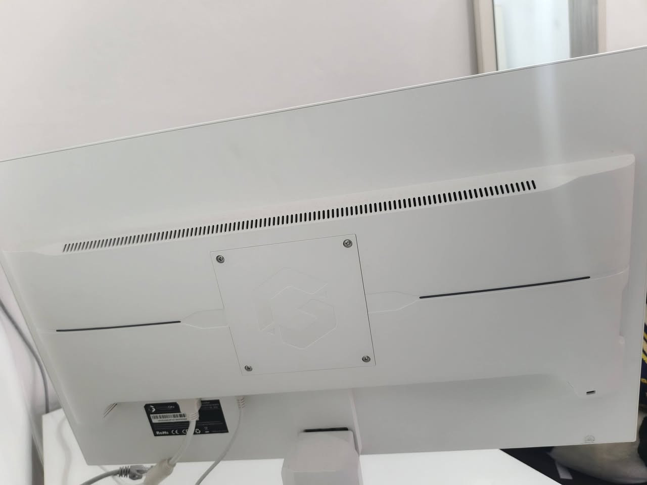 شباب شاشة و ميز و سماعة و جوستك
الشاشة : 
نوع  game on
منفذ ال hd  يدعم 2.1 و دسبلاي 
FHD  حجم 24  و RGB  سرعه الاستجابة 0.5 الشاشة جديدة الجيس مالتها بعدة ما شايله استخدام قليل 
سعرها 175 الف وبيها مجال
الميز سعره 20 الف
السماعه نوع اونيكوما X22  الي يحب يبحث عنها 
و الجوستك تجاري سعرها 8 الف 
مكاني ديالى بعقوبة تقاطع القدس ***********
