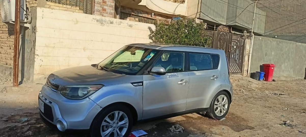 كيا صول 
موديل 2015 
لون سلفر 
تحكم جهتين 
محرك ٢٠٠٠ 
تبديل بنيد وصبغ باب السايق 
رقم ميسان 
مكانها الحلة 
السعر ١٠٧ وبيها مجال 

***********
مكلف بالنشر
