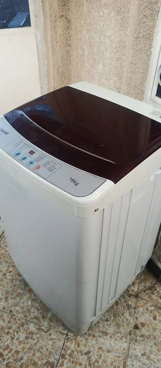 غساله هيتاشي 16 كيلو
 فول اوتوماتيك
 نظافه فول
شغاله وعلى الفحص وما بيها اي ضرر
 سعر 200 الف
 رقم الواتساب ***********
