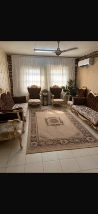 كنبة • نضيف • للبيع