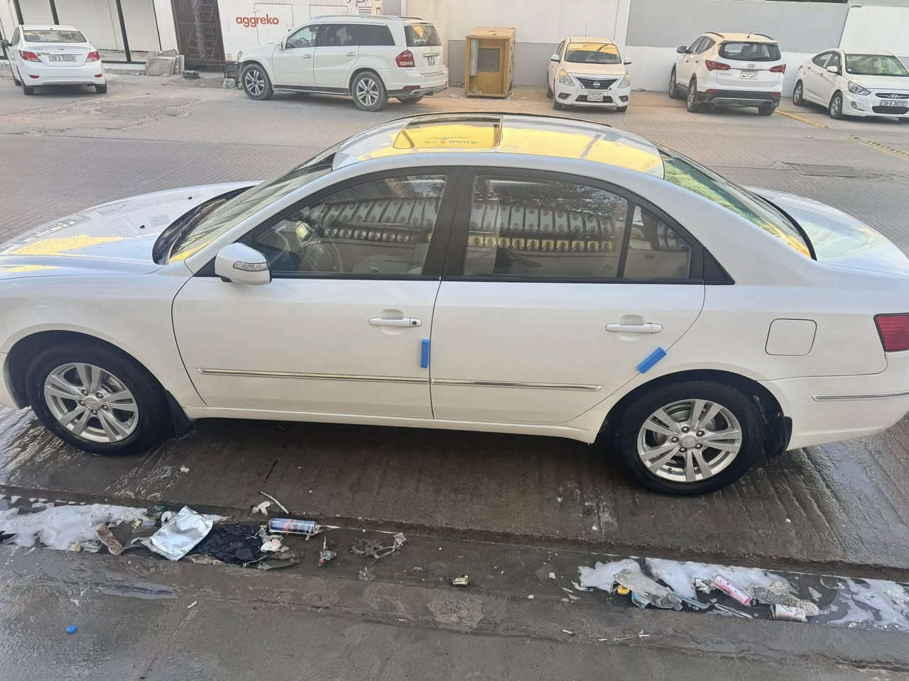 السلام عليكم سونتا خليجي موديل ٢٠١١ فول موصفات مكينه ٢٠٠٠ دوش مكفوله من الفتح الكير هم مكفول من الفتح السياره بيه الجاملغ الخلفي صبغ باقي السياره كفاله ماعده هيج هيج شخوط خفيفه كلش السياره خير من الله نضيفه شوفت عينك رقم انكليزي بأسمي السنويه لل٢٨ مداور ثاني يوم السياره اريده ب١٢٧ بيه مجال حك الجيه  ***********
