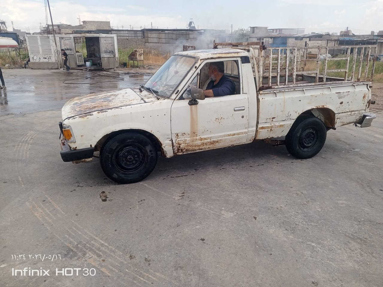 السلام عليكم 
بيكم موديل 1980 كدام العين 
شرط الوكاله من الشرعي 
السعر 15$
وبي مجال اتصل وتدلل 
***********
