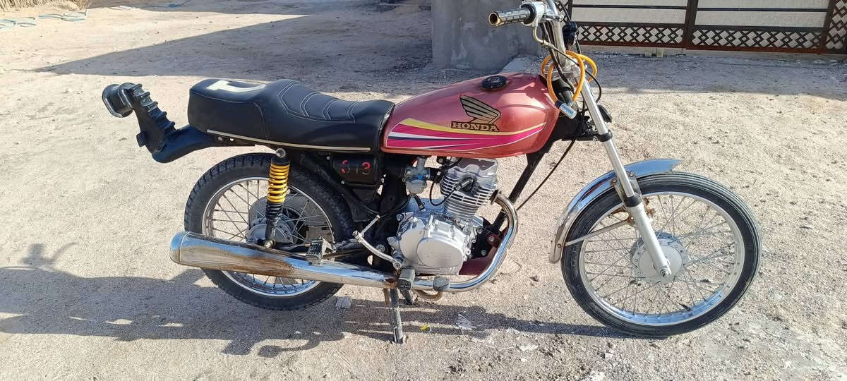 لادخان لاتبخير لا صوت دراجة تاخذها تلف راسك وتنام السعر ٦٥٠ وبيها مجال حك جيه فقط مكاني سفوان سفوان سفوان

‏‪***********‬‏

‏‪***********‬‏
