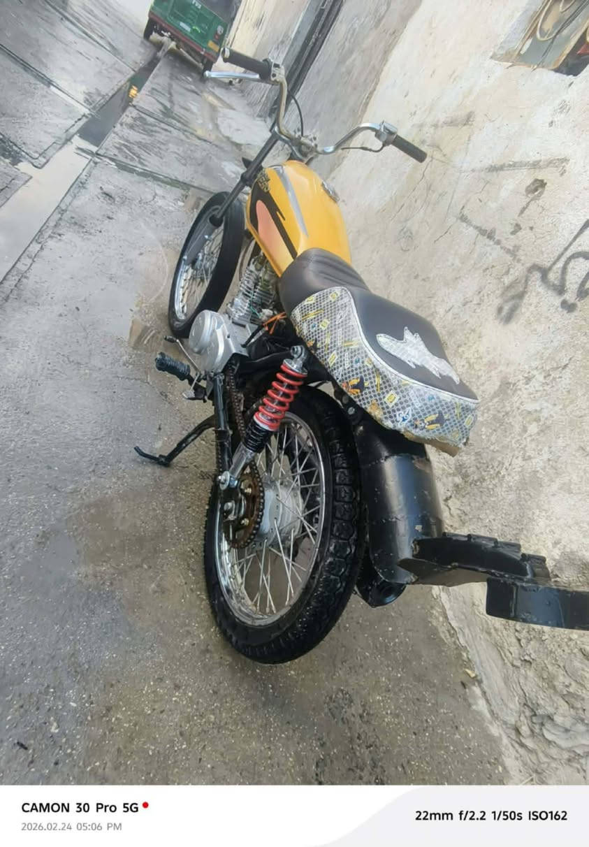 السلام عليكم متاح نامه شاصي وراق مديل 2015 والمكينه 23 ولباقي 24 السعر 450 وبيها مجال لشراي رجاء المو شراي لا يجي ويسولف هاي صور ونصبت دراجه وكلشي وضحت نضافه كدام عينك  مستعجل ع البيع بسبب ضروف لمكان لحمزه لغربي سوق العرب


**إذا كنت صاحب هذا الإعلان وتريد حذفه لأي سبب، رجاءا أرسل رسالة إلى الدعم الفني**