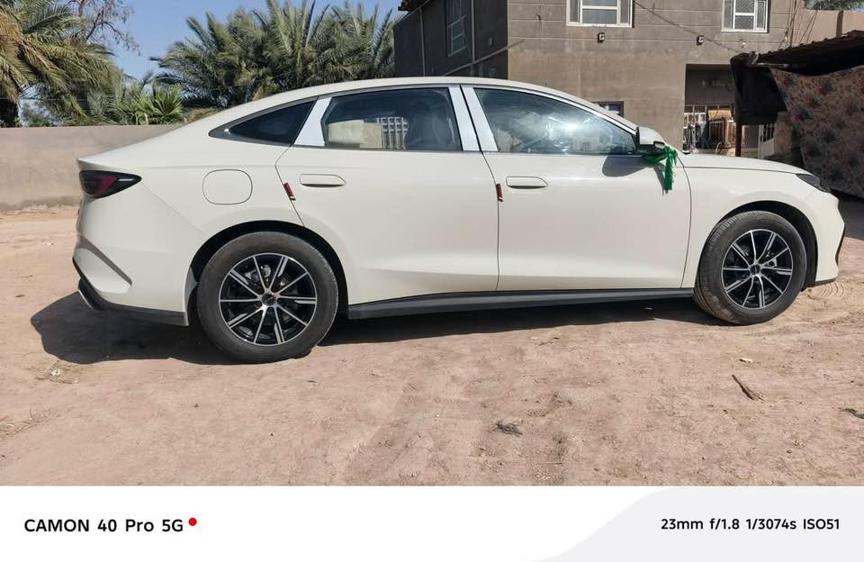 للبيع BYD seal 6 2025 استخدام شخصي خفيف جدا

المواصفات 

بطاريه 120 كم /ساعه 

ماشيه ٣٢٧٠ كم 

٤ كامرات محيطيه ٣٦٠ درجه 

رادار ومنظومة امان متطوره 

حساسات اماميه وخلفيه وجانبيه 

كامرات بالمري 

شاشه وسطيه كبيره دواره 

تبريد قطعتين 

تشغيل بصمه وكارت 

مقاعد رياضيه جدا مريحه 

اناره LED اماميه وخلفيه 

نظام ملاحه وبلوتوث 

جدا اقتصاديه باستهلاك البانزين

هدوء وفخامه اثناء القياده 

كرسي السائق كهربائي 

السياره كفاله عامه من الضربه والحادث 

السعرر 17 مليون قفل

رقم الهاتف ‭0770 943 1842‬

السياره باسمي تحويل باي وقت يعجبك 

رقم بغداد 

سبب البيع اريد اخذ جيتور
