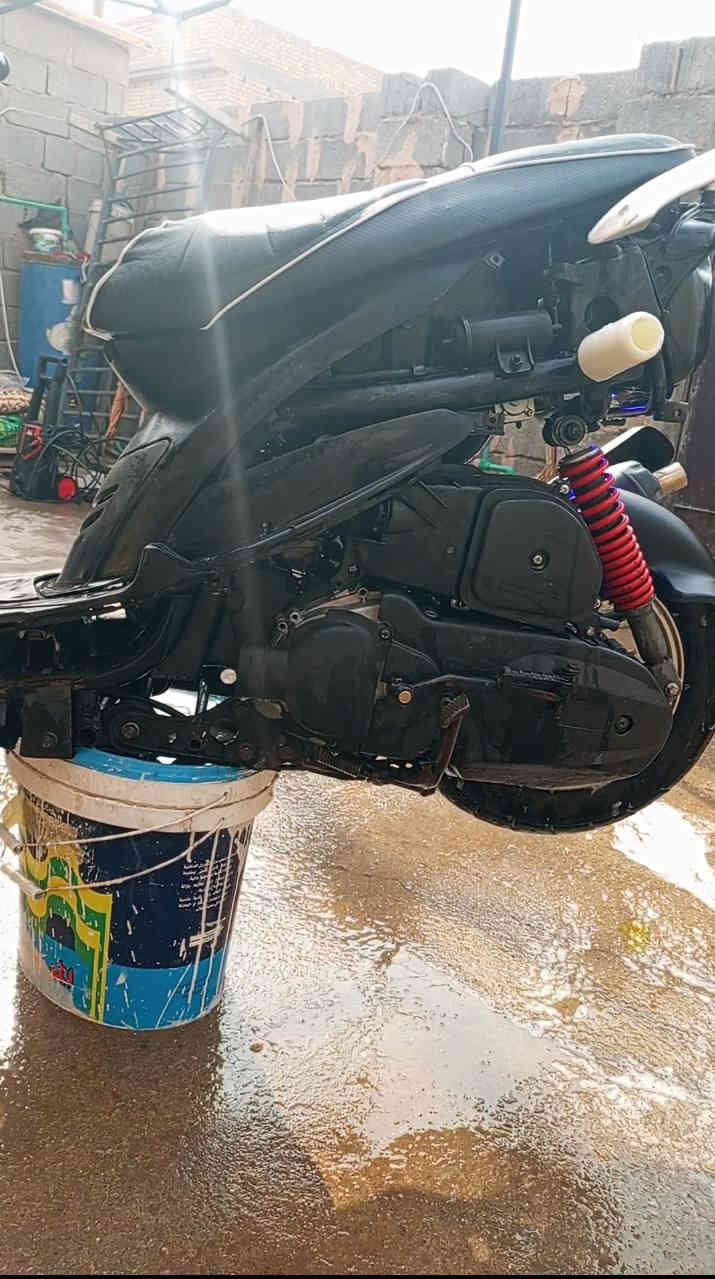 سلام عليكم دراجه ماكس مكينه 55 مكينه ناعمه كلش حلوه دراجه مزودة  أو كفراته موجود سعر 500بيه مجال باقي اسئله عل رقم ***********
