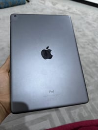 آيباد ٩ • ذاكرة ٦٤ • بطارية ٩٠
