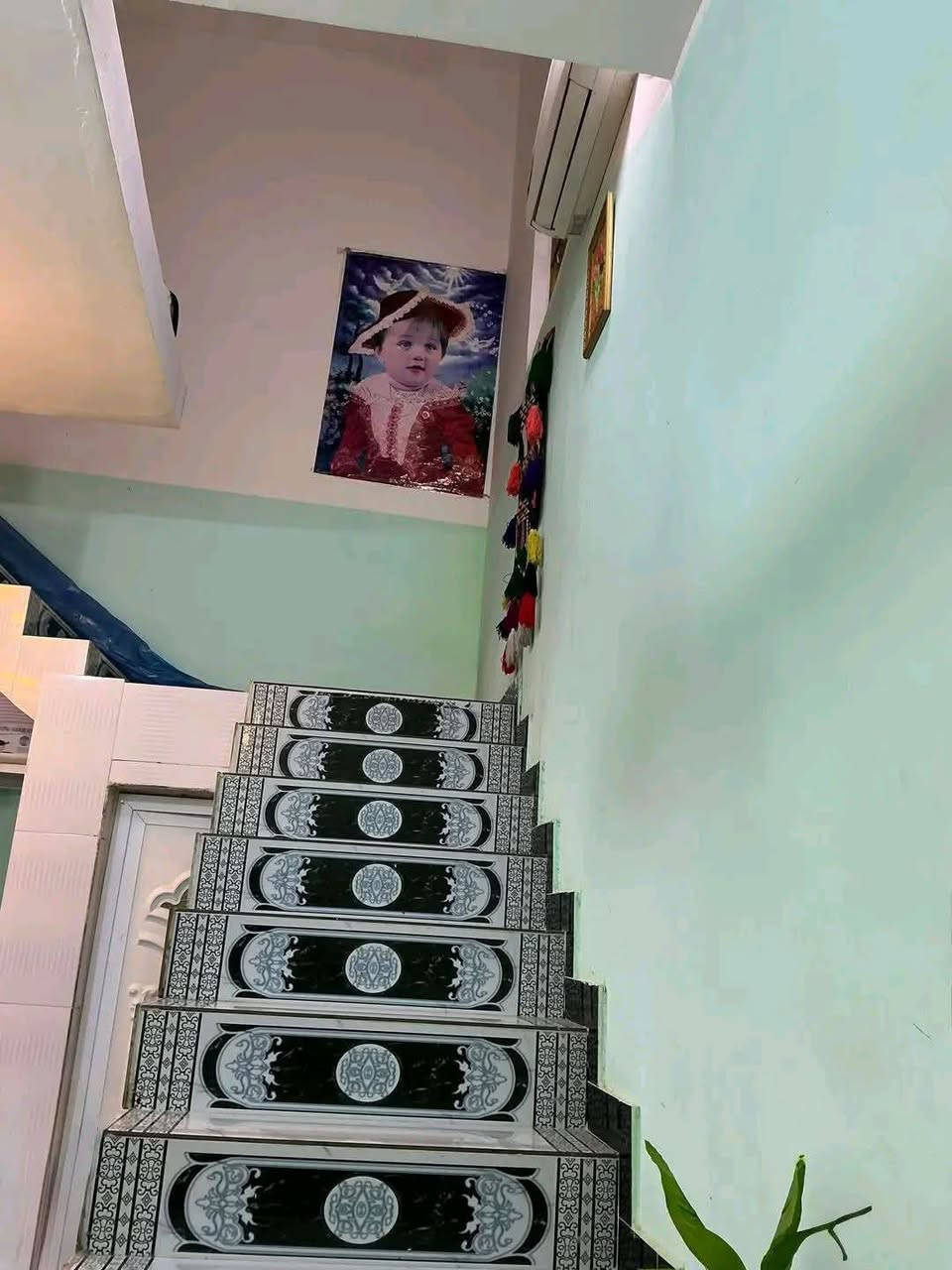 اعلان 
بيت للبيع بحي النفط   المساحه 100 متر 
سنة البناء 2021
البيت طابق ونص يتكون  الطابق الأول من غرفه وصاله واستقبال ومطبخ  وصحيات  ومنور داخلي  
ط 2 غرفه. وصاله. ما مسكوفات 
السعر 55 قفل 
للاستفسار تفضلوا خاص.


**إذا كنت صاحب هذا الإعلان وتريد حذفه لأي سبب، رجاءا أرسل رسالة إلى الدعم الفني**