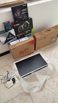 تجميعة كيس + شاشة ثنينهن سوة للبيع  CPU I59400F GPU Msi gaming X 1650s...