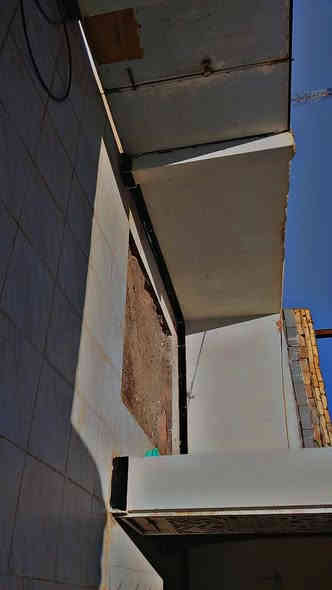 السلام عليكم
بيت لبيع زراعي مساحه 200م
العنوان قرب مرقد سيد خضير
يحتوي علئ غرف عدد 2 وصاله وستقبال 
ومطبخ وصحيات خارجيه 
السعر 33 وبيه مجال بيع مستعجل
***********
