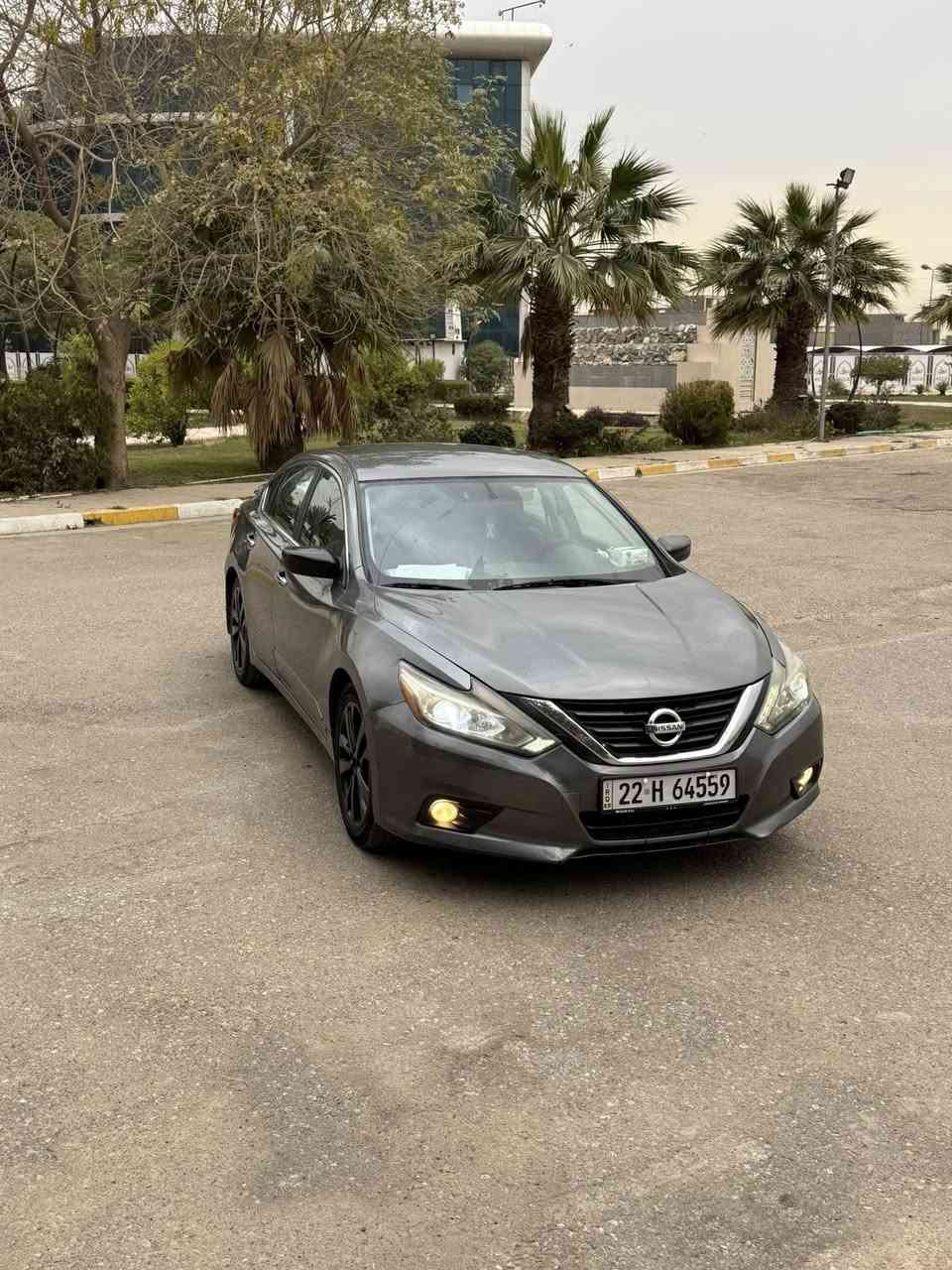 السلام عليكم ورحمة الله وبركاته 
للبيع نيسان التيما موديل 2017 SR  رقم اربيل مواصفاته معروفة  بصمة تشغيل 
بصمة ابواب
الجنطة بصمة 
يدات واطار الابواب نيكل  تحكم ستيرن
شفتات سرعة
  شاشة كبيرة  وكاميرا 
عداد المسافة 107 ميل 
سنوية الى 29
الحادث خلفي خفيف من اميركا وراجع بارد بدون صبغ جنطة وجاملغات مرفق الصور 
وبالعراق فقط حافة الجاملغ الامامي كد  خمسة اصابع شبر تقريبا رش  وبالباب الخلفي شيء قليل شخطين مرفقة بالصور
البچم كبس شرط
 كير ومكينة شرط 
ايرباك كله سليم شرط  
داخلها مخمل تخم تاير جديد والصور موضحة امامكم 
 بدون صرف درهم واحد 
كل شيء تم ذكره بالتفاصيل والصور 
 كل التوفيق لكم جميعآ اخوتي طيبون الاصل 
 مكان السيارة بغداد الغزالية 
التوفيق للجميع يارب
رقم الهاتف /‏
0771 894 3574‏
