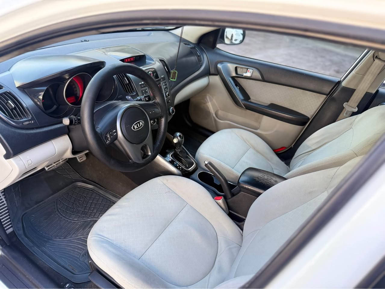 كیا سیراتۆ ٢٠١٢ خلیجی

گێر و مەكینە تەبرید بەشەرت 

مەكینە نەكرایتەوە  ١٦٧ هەزار  رۆشتوە 

سبوغ و لێدانی نیە كەمێك ساردەكوتی هەیە 

سلایت گێر لەسوكان فۆلیۆم  ABS  حساس ناو زەرد

سعری فرۆشتن ١٠٨ كەمێك مەجال 

فەحس و هەزەی نوێیە سنوی بەسەر چوە

07.5.0.4.6.9.4.9.4.1. أربيل, العراق


**إذا كنت صاحب هذا الإعلان وتريد حذفه لأي سبب، رجاءا أرسل رسالة إلى الدعم الفني**