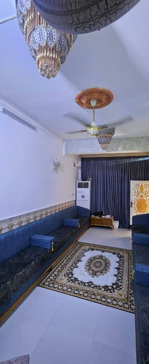 دار سكن للبيع 

المساحه ١٢٥متر واقع حال ١٧٥ متر 

البناء كونكريت طابقين جديد 

المكان حي الأمين الأول على ساحه قرب هاجر 

السعر ١٨٠ وبي مجال 

مكتب الروان للعقار  شارع المستشفى قرب بيت ياس خضر لقم


**إذا كنت صاحب هذا الإعلان وتريد حذفه لأي سبب، رجاءا أرسل رسالة إلى الدعم الفني**