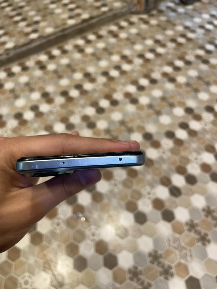 السلام عليكم للبيع جهاز هونر x9b ذ256 بطاريه 6000 ملي يعني تنسى الشحن ذاكره عشوائيه 60 السعر 225 وبي مجال للاستفسار اكثر *********** ملاحظه الجهاز ما داخل اي صيانه يعني مكفول
