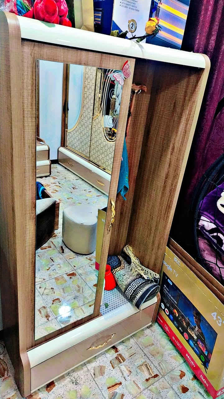 غرفه تركي للبيع نقص بس الجربايه جديده بيبان تلاثه سلايت واحد يدوي 11قطعه عرض الكنتور تلث أمتار ونص وبيها نشرات ابيض اصفر #سعر750 حل وشد عليه #رقم ***********
