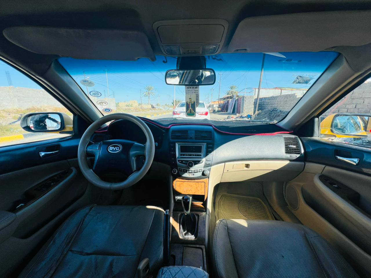 السلام عليكم بي واي دي F6 موديل 2011 مصفره هيئه وغرامه رقم بغداد دولي بسمي هزه جديده كير مكينه تبريد خير من الله السياره جاهزه كبل للشارع تايرات جدد منضومه زنون كامله عالي وناصي وبلاجتكور السياره فول مواصفات عده البصمه وترهم مراوس بكوري شعندك نزل حسب القناعه مكان السياره صلاح الدين قضاء بلد السعر 51وبيها مجال بسيط حك الجيه للاستفسار الاتصال ***********
