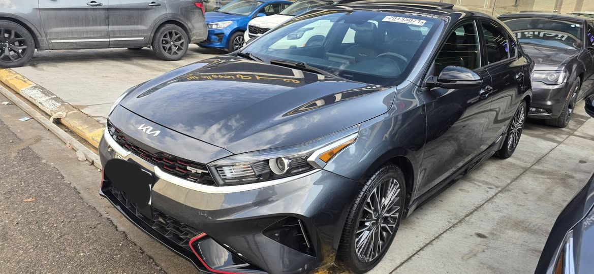 فورتي GT
فول ١/١
2000. دوش
ماشيه ٤٨ بيها قطعتين ضرر ومبديلين اصلي وبيها اربع قطع سرقه بس كلو مبدل اصلي يعني مابيها قطره صبغ معارض او بيع 
السعر ١٤٨ مكانها الموصل ***********
