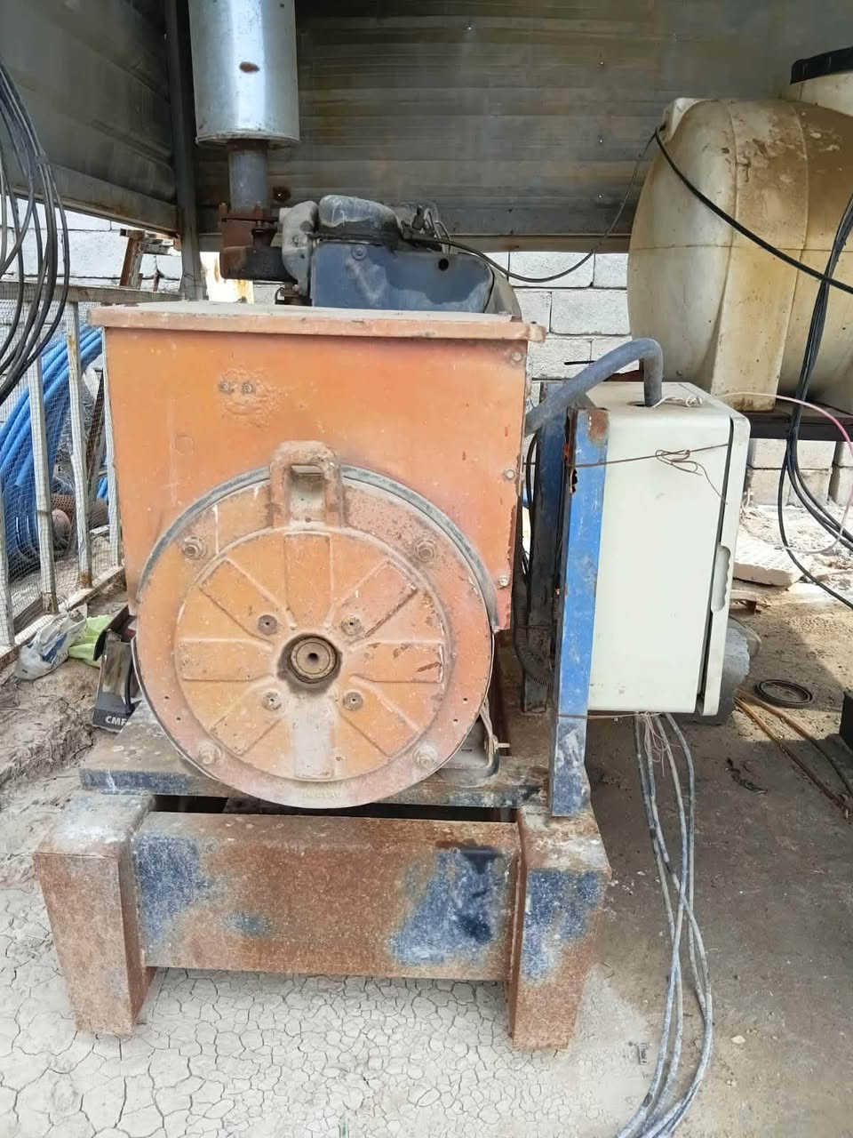 سلام عليكم ،
مولد دويز محرك4 بستم  راس توليد أوربي 40 KVA   شغال وموجود في موقع عمل  في بغداد الرصافة
للاتصال والاستفسار 
***********

 (مكلف بالنشر  اتصل على الرقم بي او وتساب
