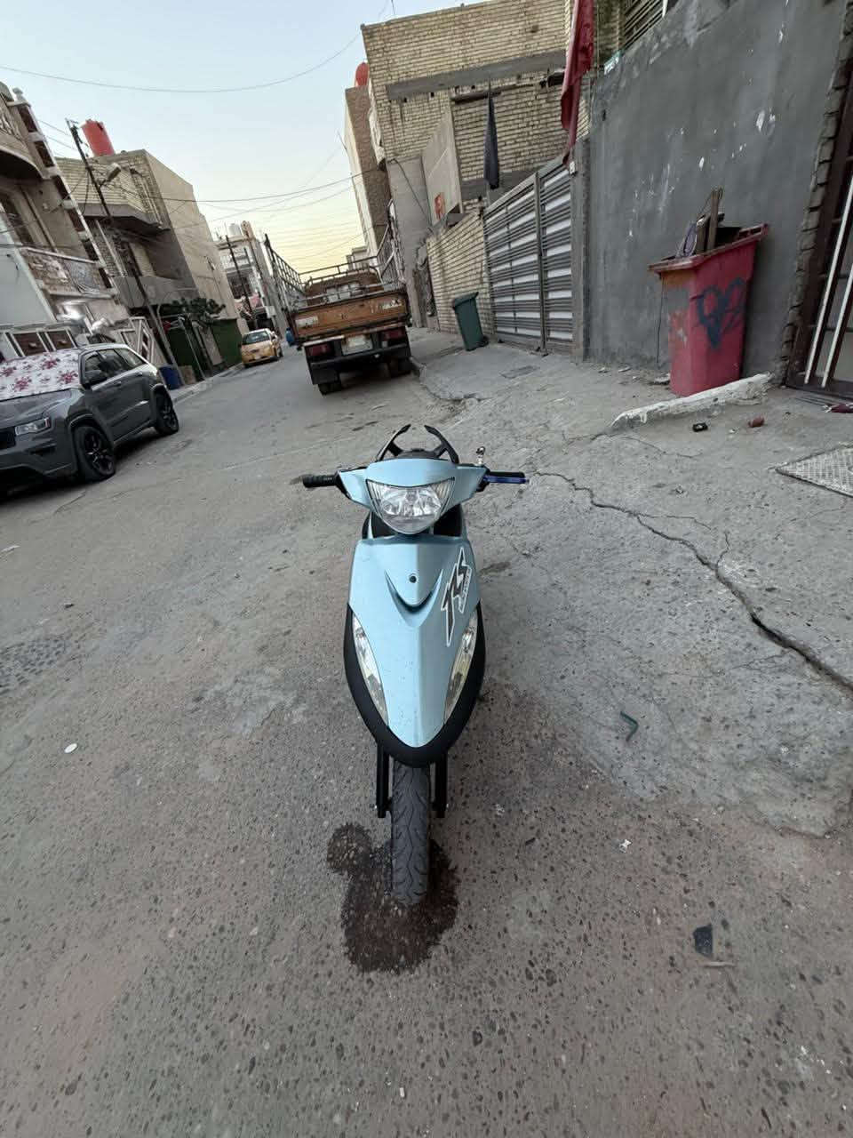 ماكس عدلة نضيفة مكفولة من كلشي مبدلة بوشة ٥٥ 
كل غراضها رياضي            300 بيها مجال
بس اتصال ***********
